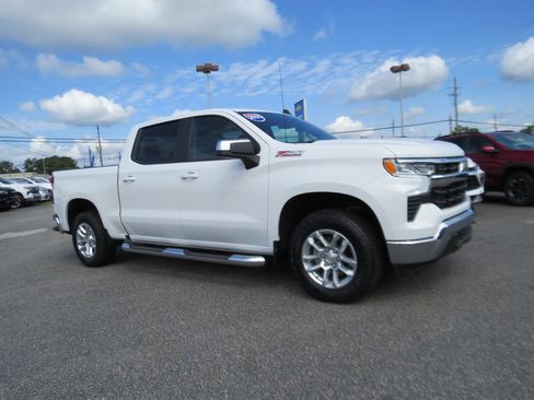 Certified 2025 Chevrolet Silverado 1500 LT w/ Z71 Off-Road Package AWD/4WD image 12