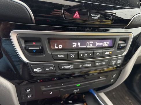 Used 2022 Honda Pilot Elite image 8