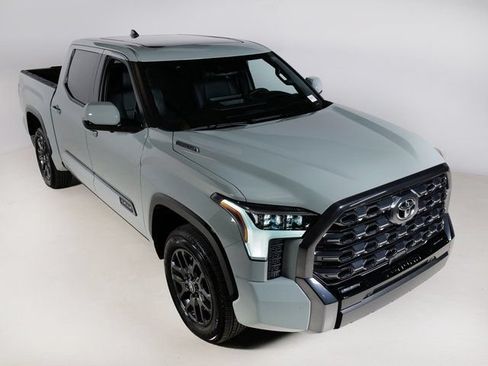 Used 2025 Toyota Tundra Platinum AWD/4WD image 32