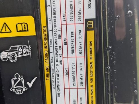 Used 2025 Jeep Wrangler Unlimited Sahara w/ Safety Group image 29