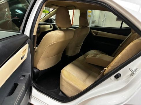 Used 2018 Toyota Corolla LE image 23