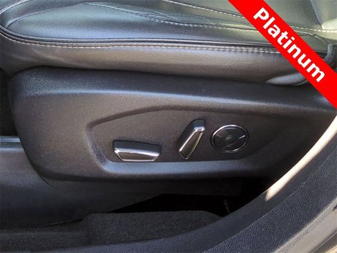 Used 2017 Ford Explorer Platinum image 12