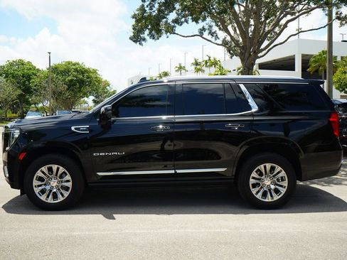 Used 2024 GMC Yukon Denali w/ Advanced Technology Package AWD/4WD image 9