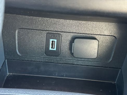 Used 2017 Ford Escape SE image 32