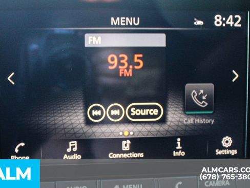 Used 2025 Nissan Rogue SV FWD image 33