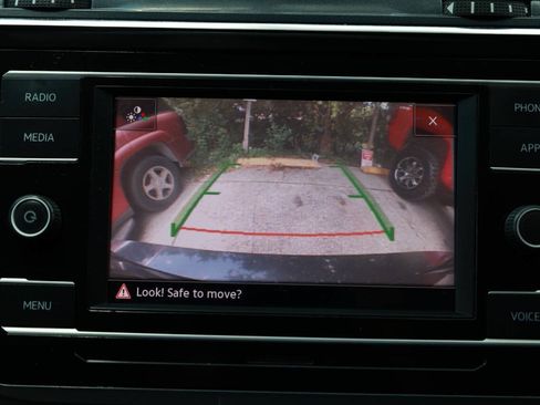 Used 2021 Volkswagen Tiguan S FWD image 34