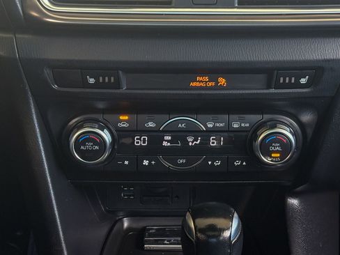 Used 2017 MAZDA MAZDA3 Grand Touring FWD image 14