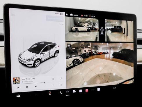 Used 2023 Tesla Model Y Long Range image 16