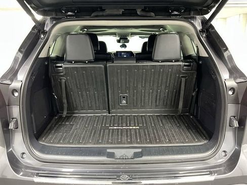 Used 2024 Toyota Highlander Limited AWD/4WD image 26