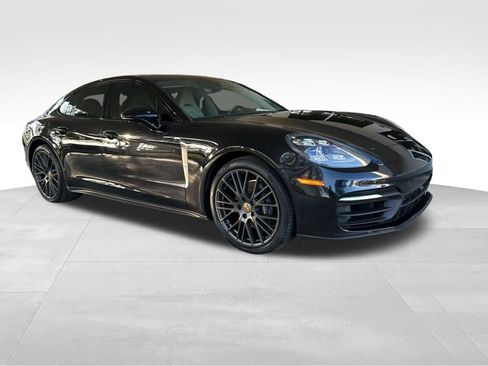 Used 2022 Porsche Panamera Platinum Edition image 2