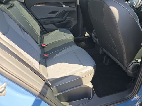 New 2026 Volkswagen Tiguan SE FWD image 17