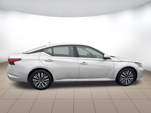 Used 2023 Nissan Altima 2.5 SV image 8