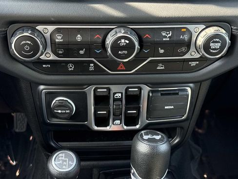Used 2024 Jeep Wrangler Unlimited Sahara AWD/4WD image 6