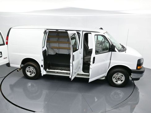 Used 2024 GMC Savana 2500 w/ Driver Convenience Package image 30
