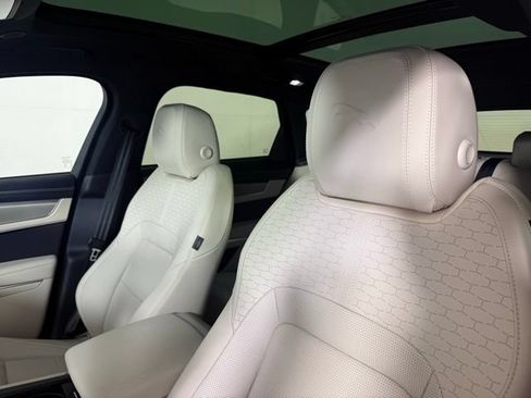 Certified 2026 Jaguar F-PACE R-Dynamic S AWD/4WD image 6