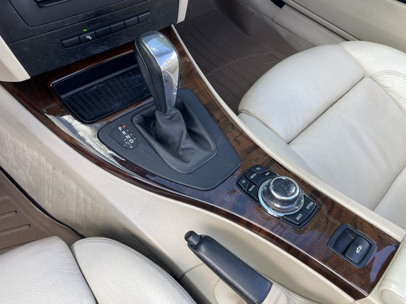 Used 2011 BMW 335i Convertible RWD image 18