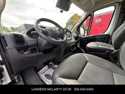 Used 2024 RAM ProMaster 2500 w/ Convenience Group image 20