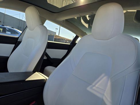 Used 2019 Tesla Model 3 Standard Range Plus image 16