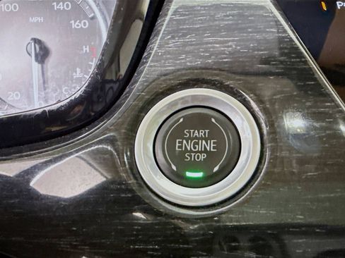 Used 2022 Cadillac XT6 Premium Luxury image 19