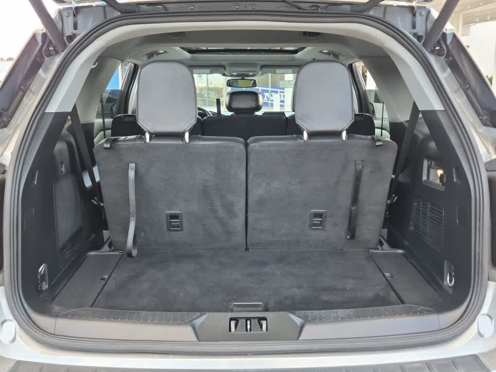 Used 2024 Ford Explorer XLT w/ Equipment Group 202A AWD/4WD image 23
