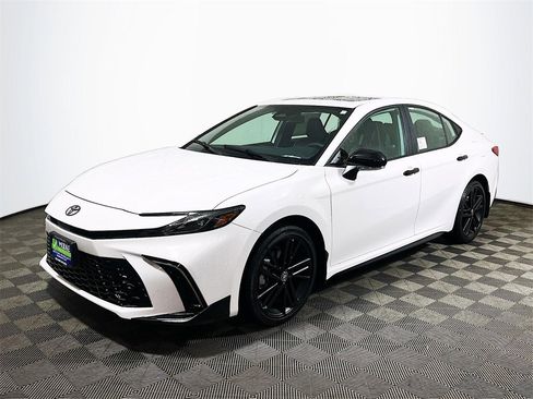 New 2026 Toyota Camry SE Nightshade image 4