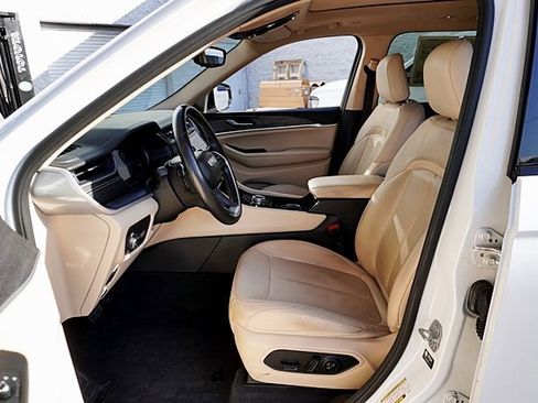 Used 2021 Jeep Grand Cherokee L Limited image 14