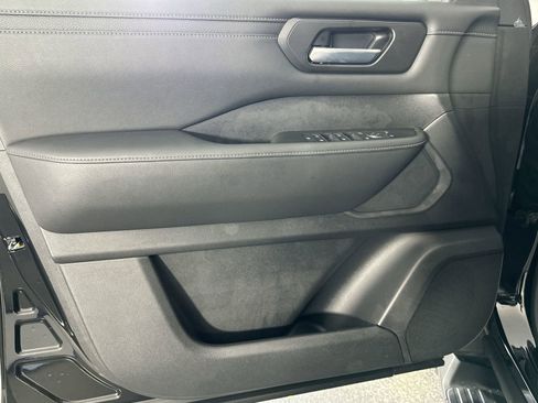 New 2026 Nissan Armada SV image 33