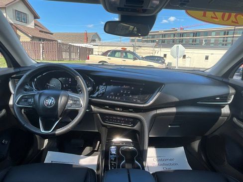 Used 2021 Buick Envision Essence w/ Sport Touring Package FWD image 12