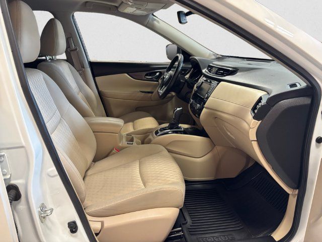Used 2019 Nissan Rogue SV w/ Sun & Sound Touring Package AWD/4WD image 16