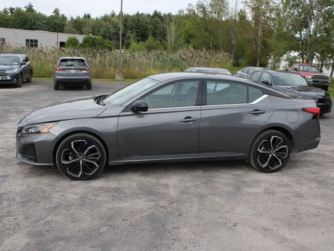 Used 2024 Nissan Altima 2.5 SR AWD/4WD image 5