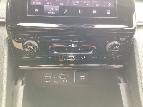 New 2025 Jeep Grand Cherokee Laredo image 40