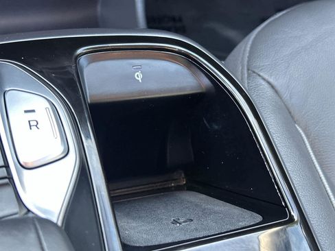 Used 2020 Hyundai Ioniq Limited image 28