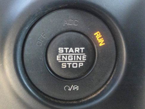Used 2021 Jeep Wrangler Unlimited Rubicon AWD/4WD image 17