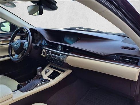 Used 2017 Lexus ES 350 w/ Luxury Package FWD image 21