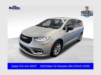 Used 2026 Chrysler Pacifica Limited