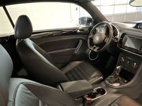 Used 2013 Volkswagen Beetle Turbo 60's Edition image 13