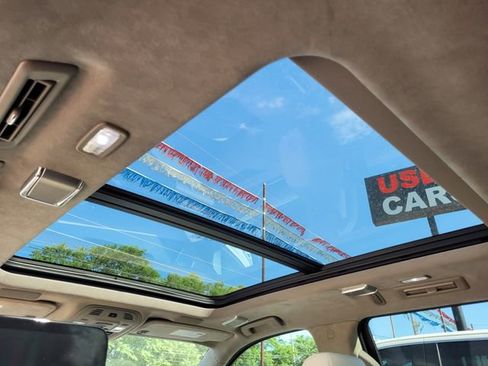 Used 2022 Cadillac Escalade Sport Platinum w/ LPO, ONYX Package RWD image 25