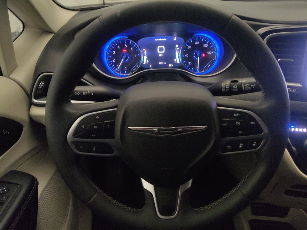 Used 2024 Chrysler Pacifica Touring-L FWD image 22