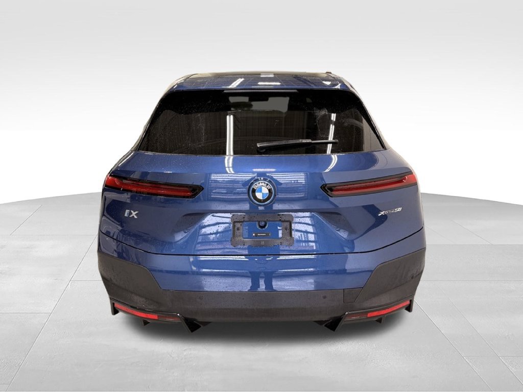 Used 2024 BMW iX xDrive50 w/ Premium Package AWD/4WD image 4
