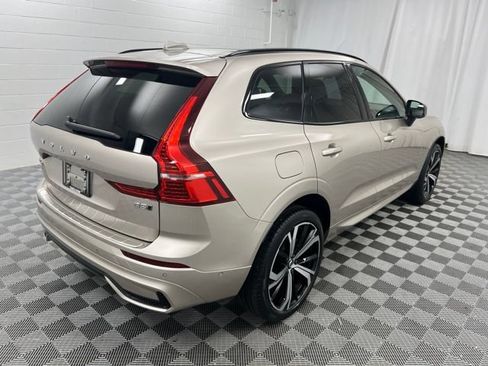 Used 2024 Volvo XC60 B5 Ultimate w/ Protection Package Premier AWD/4WD image 5