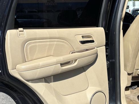 Used 2012 Cadillac Escalade Premium image 11
