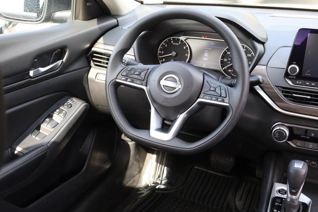 Certified 2025 Nissan Altima 2.5 SV FWD image 22
