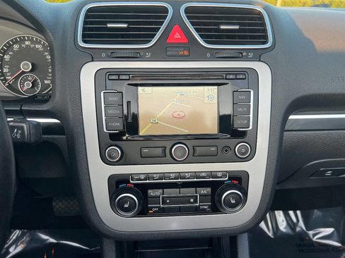 Used 2012 Volkswagen Eos Lux image 37