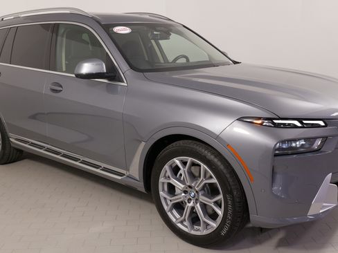 Used 2024 BMW X7 xDrive40i w/ Executive Package image 7