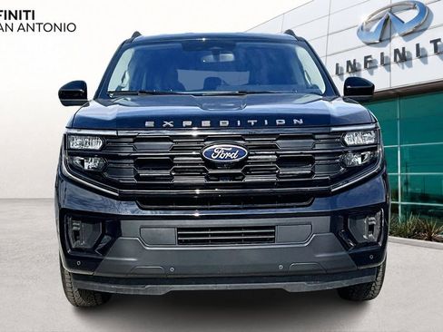 Used 2025 Ford Expedition Max Active AWD/4WD image 4