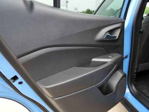 Used 2024 Chevrolet Trax RS w/ Sunroof Package FWD image 14