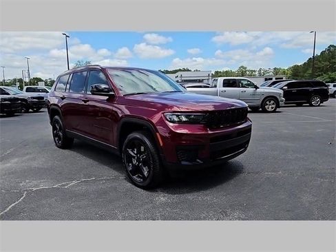 Used 2024 Jeep Grand Cherokee L Laredo image 15