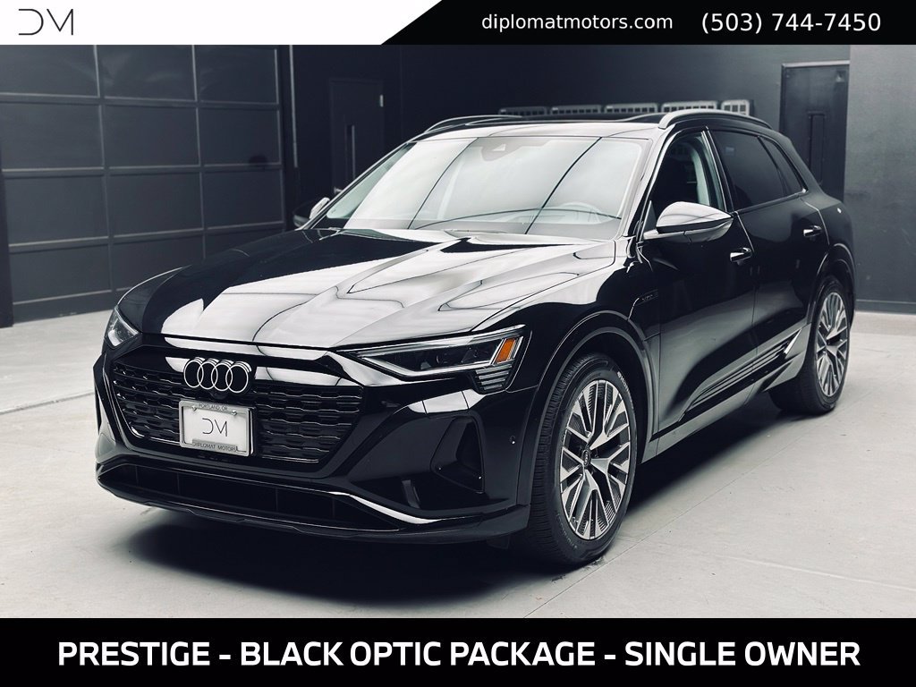 Used 2024 Audi Q8 e-tron Prestige w/ Prestige Package AWD/4WD image 1