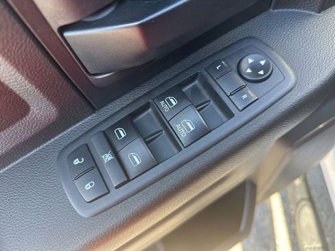 Used 2018 RAM 1500 Express image 16