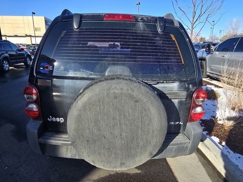 Used 2007 Jeep Liberty Sport image 4